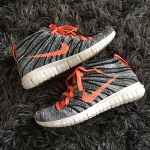 Nike Flyknit Chukka Gym Shoes